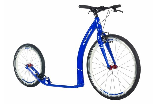 CRUSSIS koloběžka ONE COBRA 4.5 + stojánek v hodnotě 990 Kč ZDARMA!