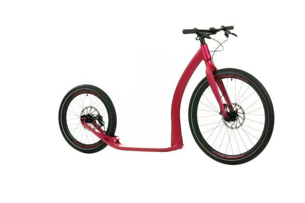 CRUSSIS koloběžka ONE COBRA Sport  4.2-2 + stojánek v hodnotě 990 Kč ZDARMA!