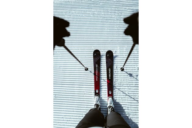 HEAD dámské lyže PORSCHE W + vázání PROTECTOR GW 13 (do 140 Kg) + skibag Porsche 24/25