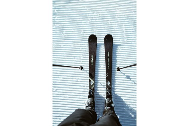 HEAD lyže PORSCHE 7 SERIES + vázání PROTECTOR GW 13 (do 140 Kg) + skibag Porsche 24/25 HEAD lyže PORSCHE 7 SERIES + vázání PROTECTOR GW 13 (do 140 Kg) + skibag Porsche 24/25